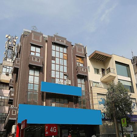 Oyo Flagship Hotel F Five Ню Делхи Екстериор снимка