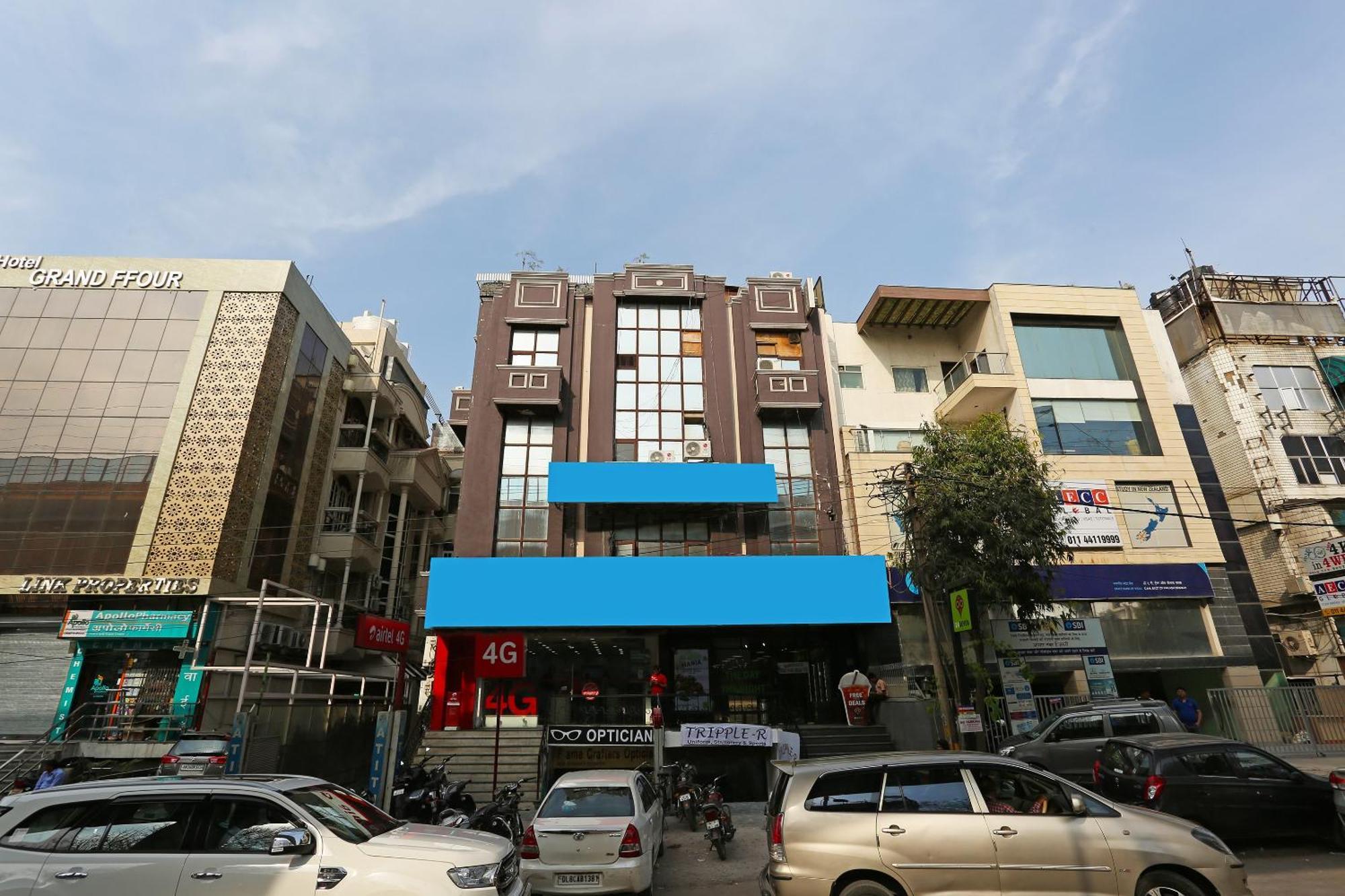 Oyo Flagship Hotel F Five Ню Делхи Екстериор снимка