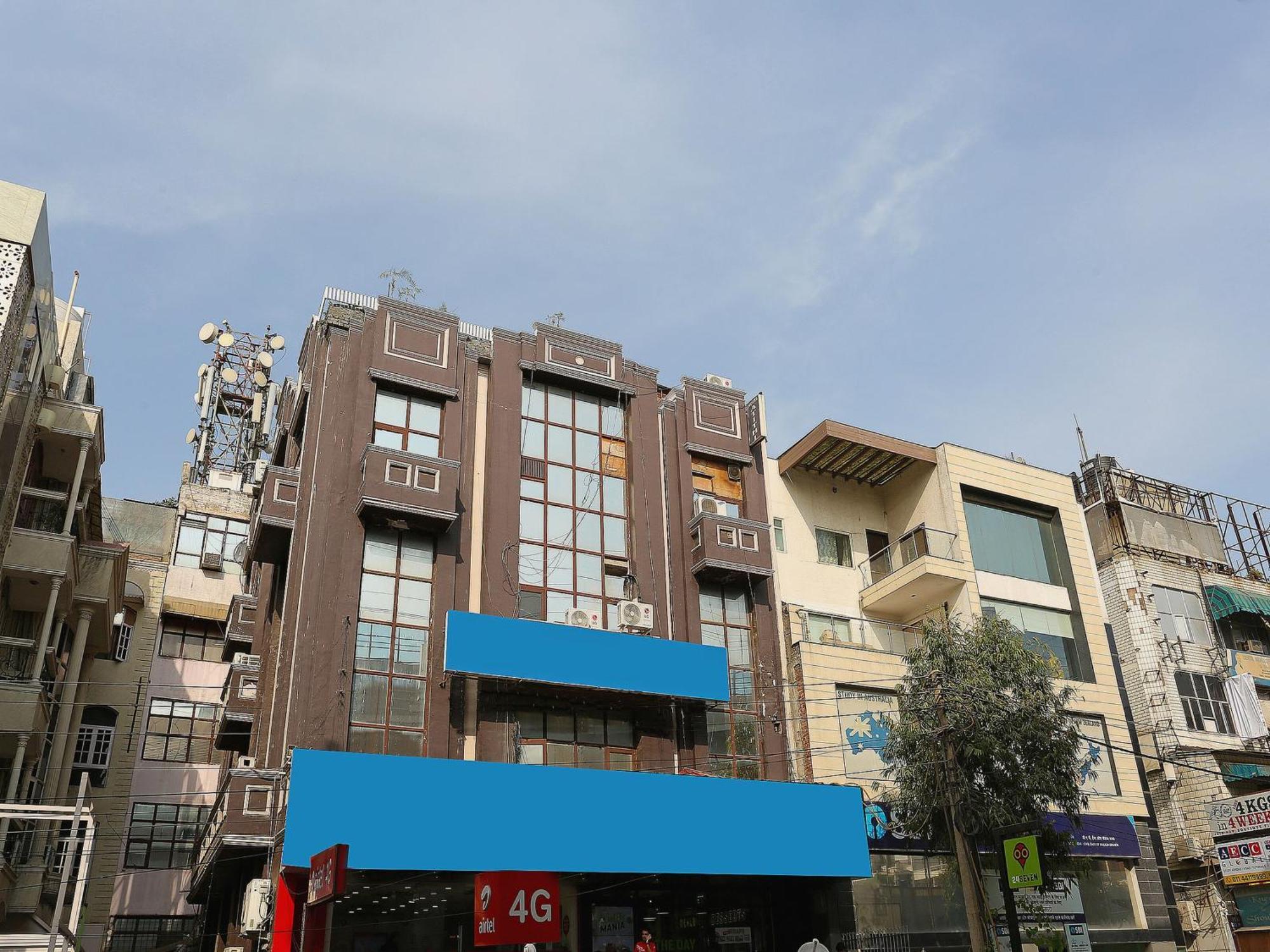 Oyo Flagship Hotel F Five Ню Делхи Екстериор снимка