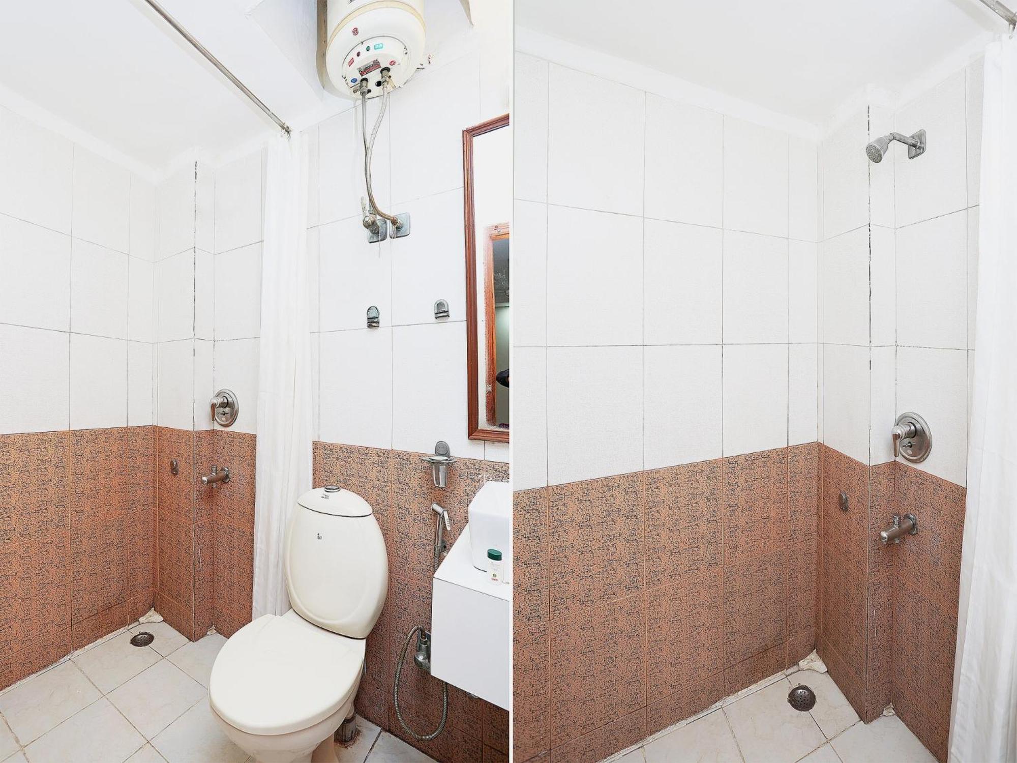 Oyo Flagship Hotel F Five Ню Делхи Екстериор снимка